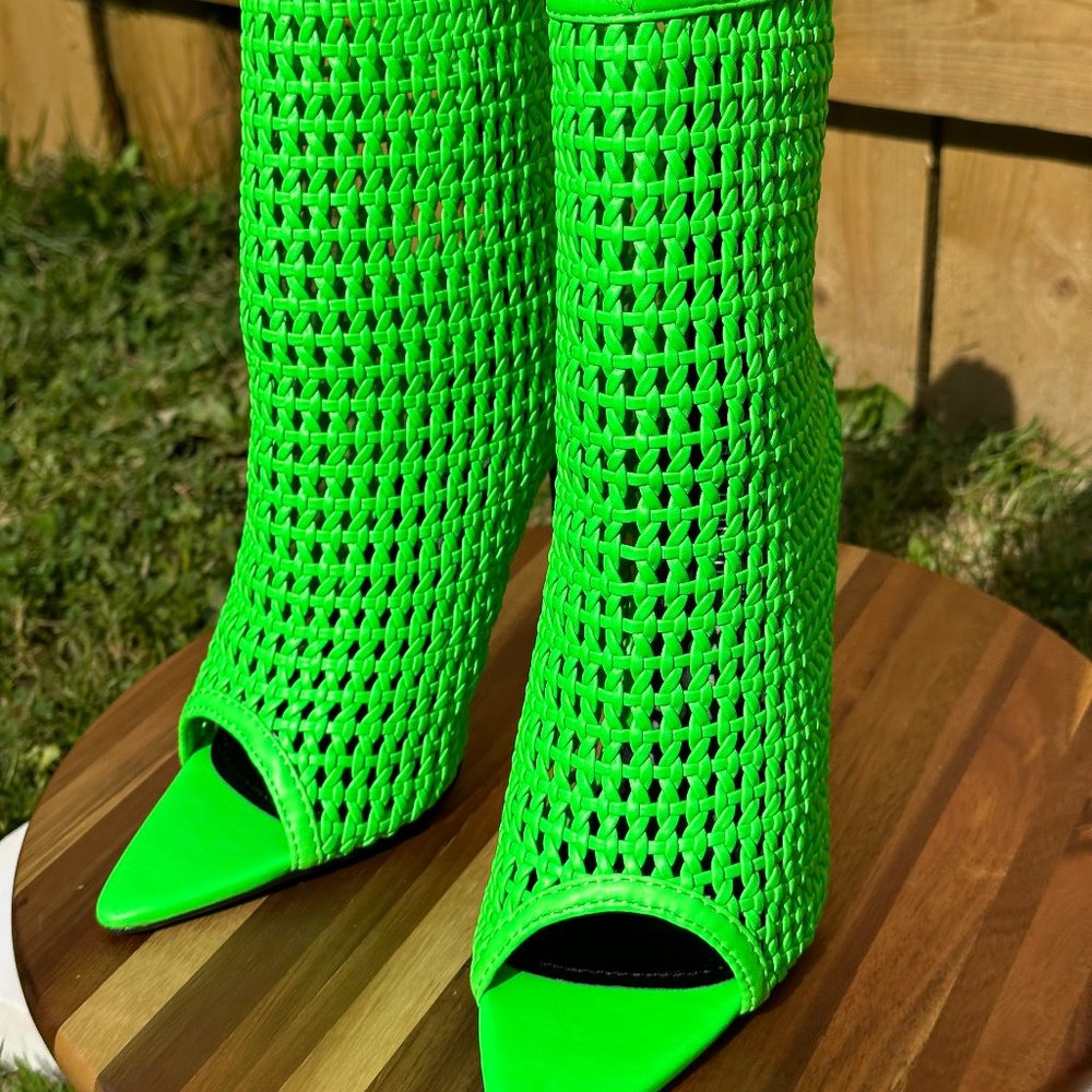 Cape Robbin Bright Lime Green Ankle Boots - Picture 6 of 7